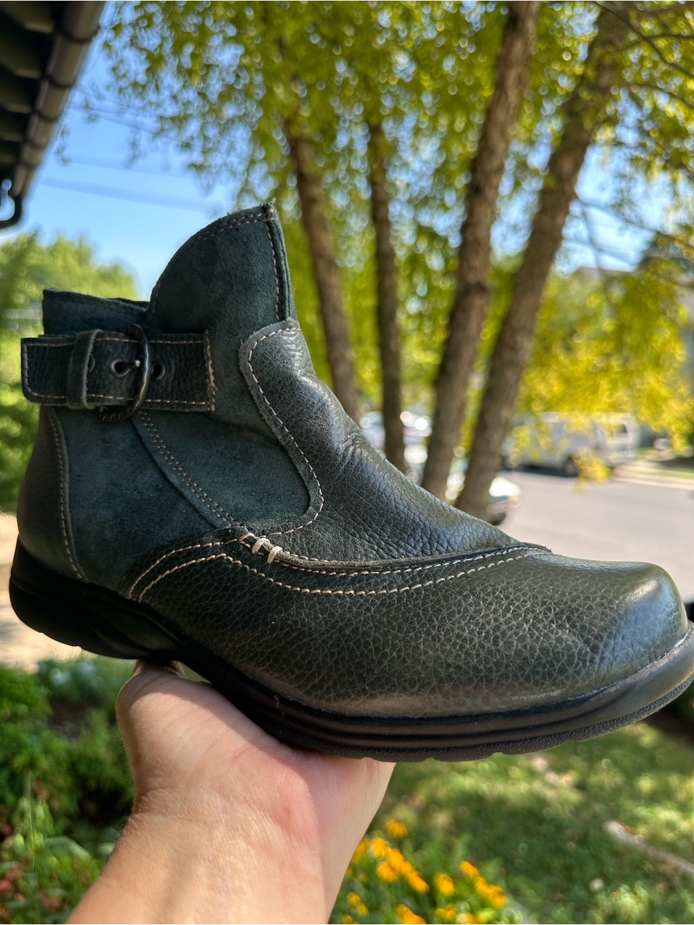Earth Origins Dayton forest green leather/suede side zip comfort boot. Size 10 - Picture 3 of 10